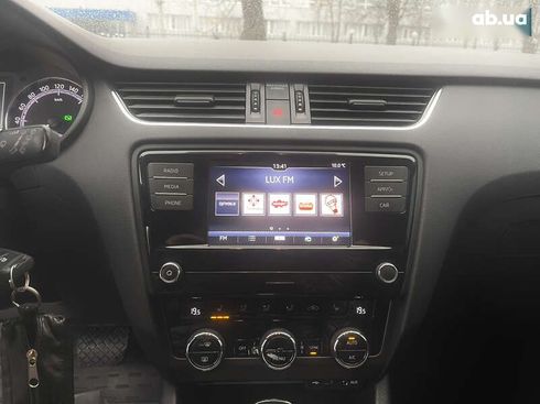Skoda Octavia 2017 - фото 25