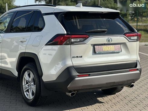 Toyota RAV4 2020 - фото 19