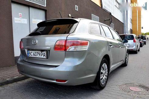 Toyota Avensis 2011 - фото 9