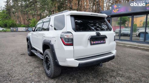 Toyota 4Runner 2019 - фото 7