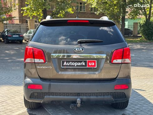 Kia Sorento 2010 коричневый - фото 4
