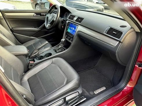 Volkswagen Passat 2014 красный - фото 11