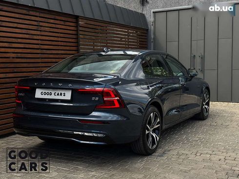 Volvo S60 2024 - фото 18