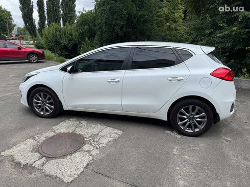 Kia Cee'd 2018 белый - фото 8