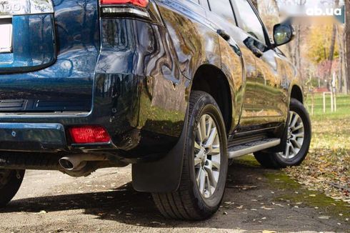 Toyota Land Cruiser Prado 2017 - фото 12