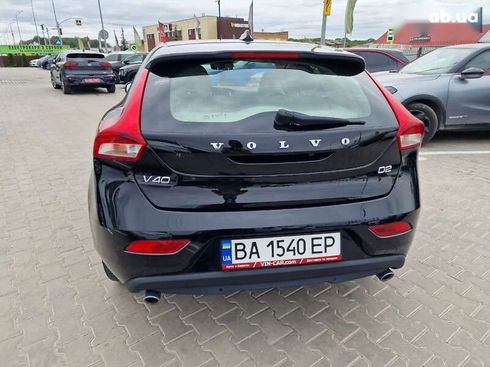 Volvo V40 2018 - фото 12