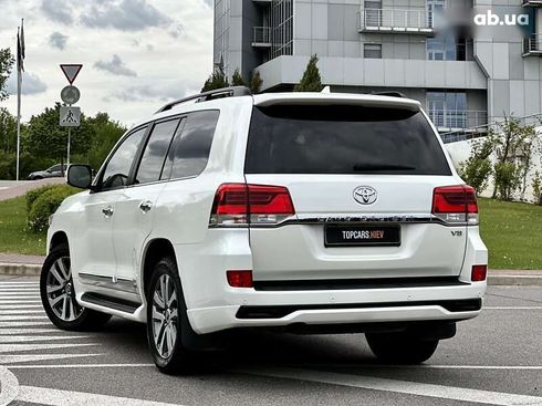 Toyota Land Cruiser 2017 - фото 11