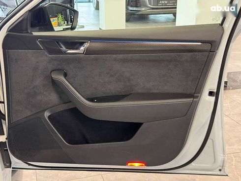 Skoda Superb 2019 - фото 28