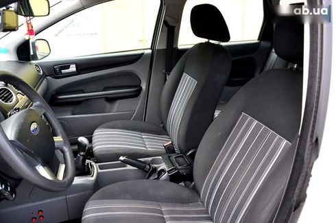 Ford Focus 2010 - фото 16