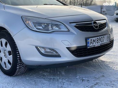 Opel Astra 2011 - фото 8