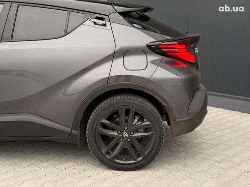 Toyota C-HR 2022 серый - фото 8