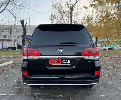 Toyota Land Cruiser 2017 - фото 21