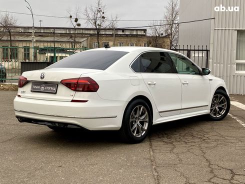 Volkswagen Passat 2017 белый - фото 5