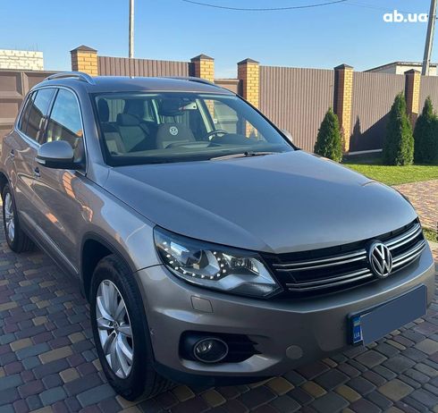 Volkswagen Tiguan 2011 бежевый - фото 2