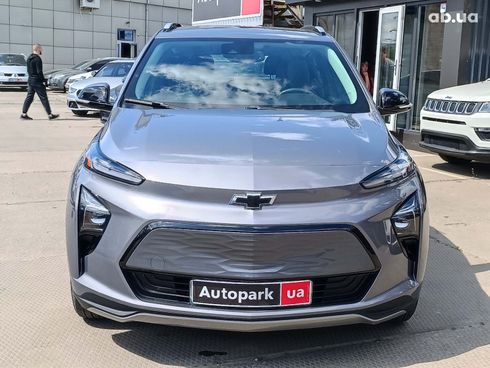 Chevrolet Bolt 2022 серый - фото 4
