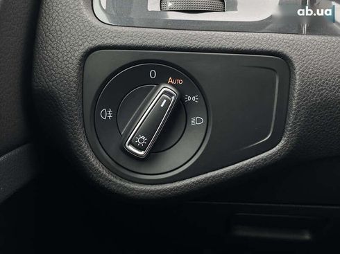 Volkswagen e-Golf 2019 - фото 24