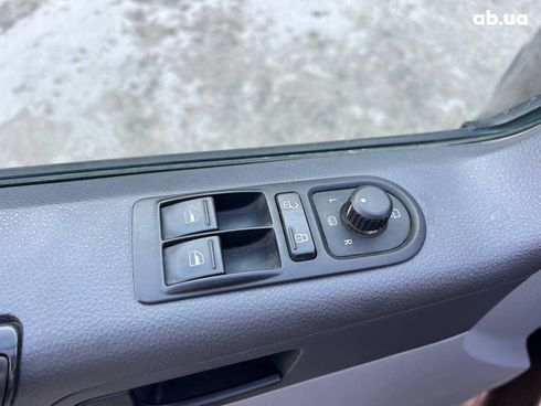 Volkswagen Transporter 2014 коричневый - фото 16