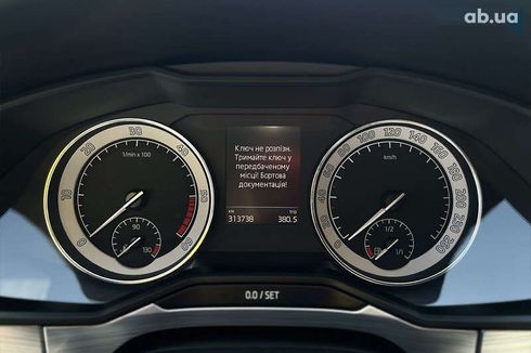 Skoda Superb 2020 - фото 30