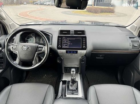 Toyota Land Cruiser Prado 2020 - фото 29