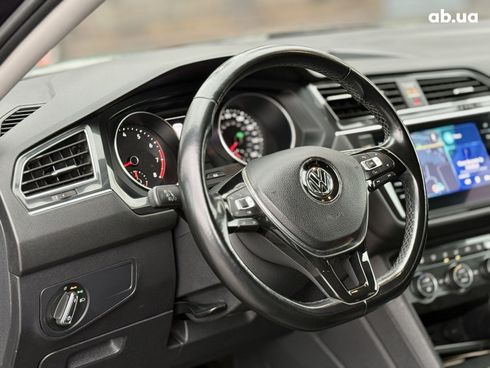 Volkswagen Tiguan 2018 черный - фото 13