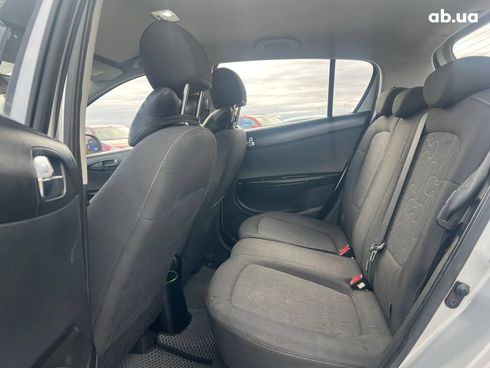 Hyundai i20 2011 серый - фото 31