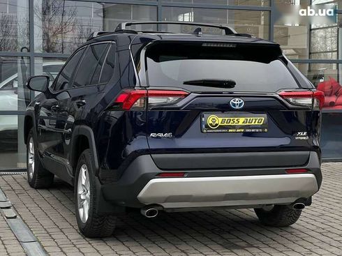 Toyota RAV4 2021 - фото 5