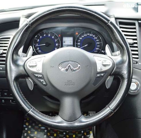Infiniti QX70 2013 - фото 22