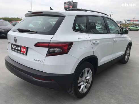 Skoda Karoq 2019 белый - фото 7