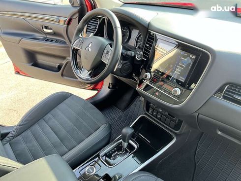 Mitsubishi Outlander 2021 - фото 28