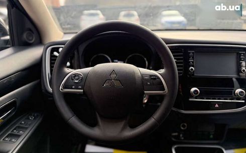 Mitsubishi Outlander 2020 - фото 13