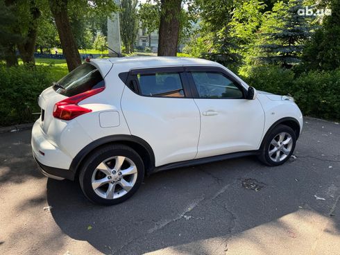 Nissan Juke 2011 белый - фото 5