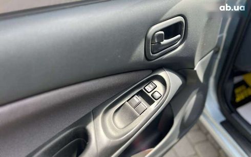 Nissan Almera 2004 - фото 9