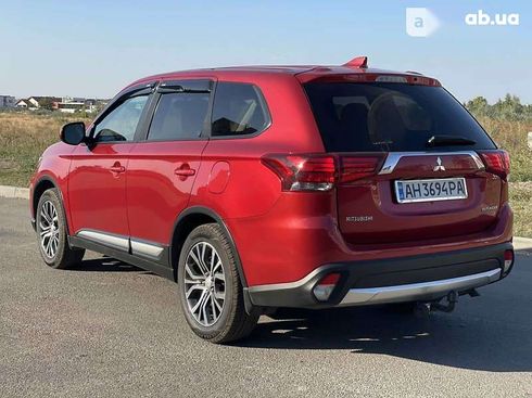 Mitsubishi Outlander 2017 - фото 24