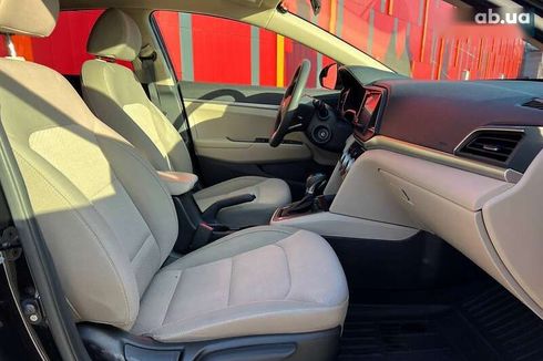 Hyundai Elantra 2019 - фото 12