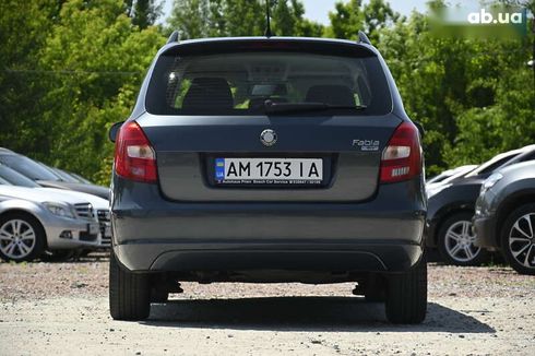 Skoda Fabia 2009 - фото 8