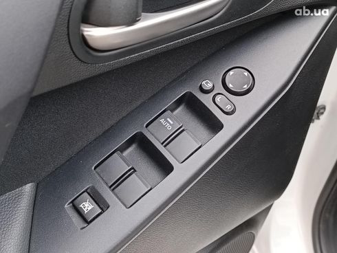 Mazda 3 2010 белый - фото 22