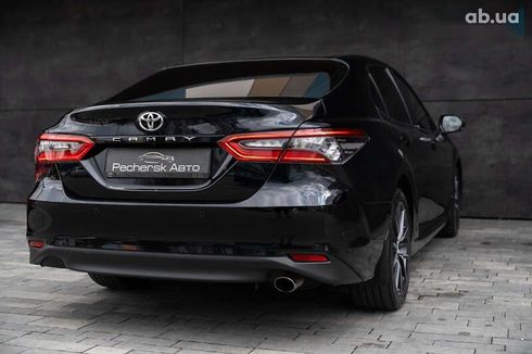 Toyota Camry 2021 - фото 10