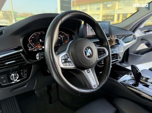 BMW 5 серия 2019 - фото 23