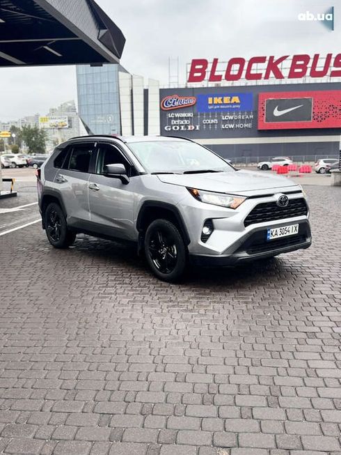 Toyota RAV4 2020 - фото 9