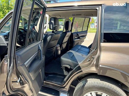 Mitsubishi Pajero Wagon 2018 - фото 30