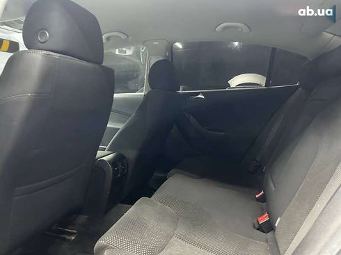 Volkswagen Passat 2005 - фото 10