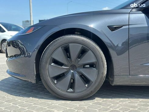 Tesla Model 3 2024 серый - фото 3