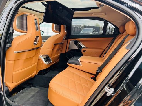 BMW i7 2023 - фото 20