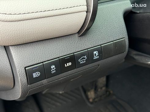 Toyota Camry 2022 серый - фото 18