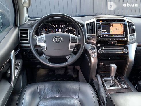 Toyota Land Cruiser 2014 - фото 30