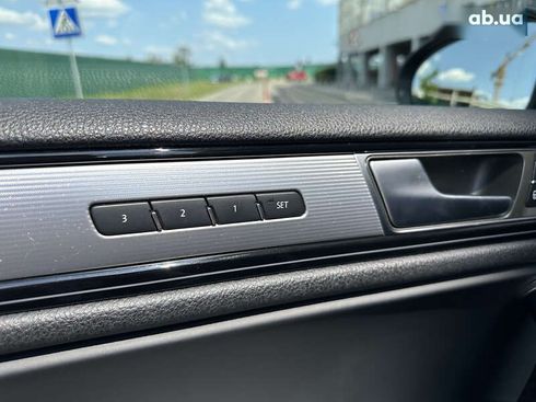 Volkswagen Touareg 2015 - фото 13