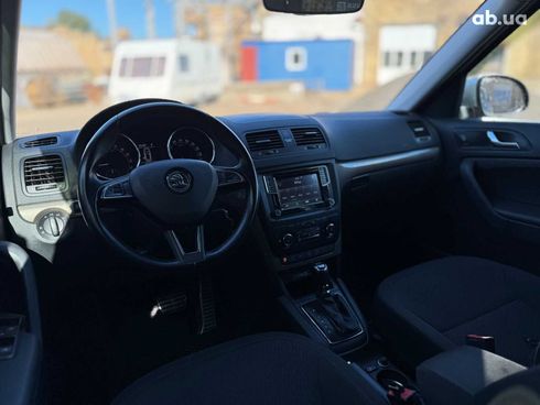 Skoda Yeti 2017 серый - фото 34