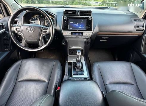 Toyota Land Cruiser Prado 2019 - фото 27