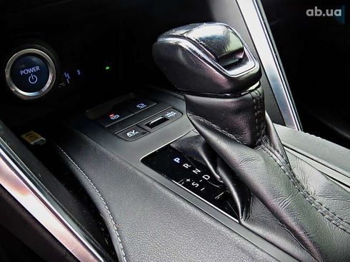 Toyota Venza 2021 - фото 13