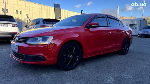 Volkswagen Jetta 2014 красный - фото 4